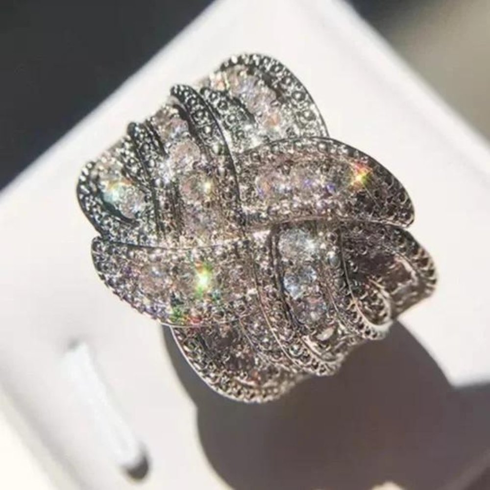 925 STERLING SILVER DIAMOND RING, CUTE RING, SHINY RING.